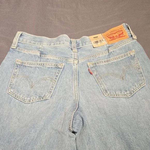 Levis Wide-Leg Jeans