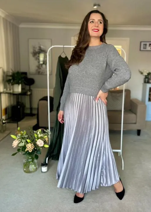 Mocha Short Sleeve Pleated Jumper Dress