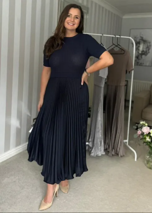 Mocha Short Sleeve Pleated Jumper Dress