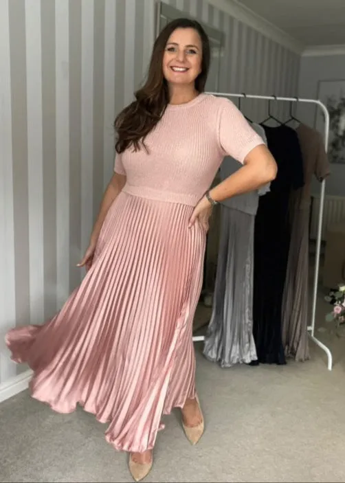 Mocha Short Sleeve Pleated Jumper Dress
