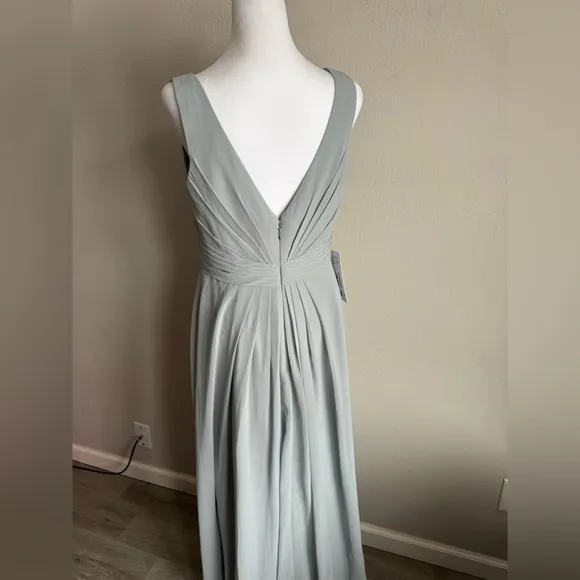 NWT Azazie Gina Dolphin Grey A-Line V-Neck Pleated Bridesmaids Dress Women’s 10