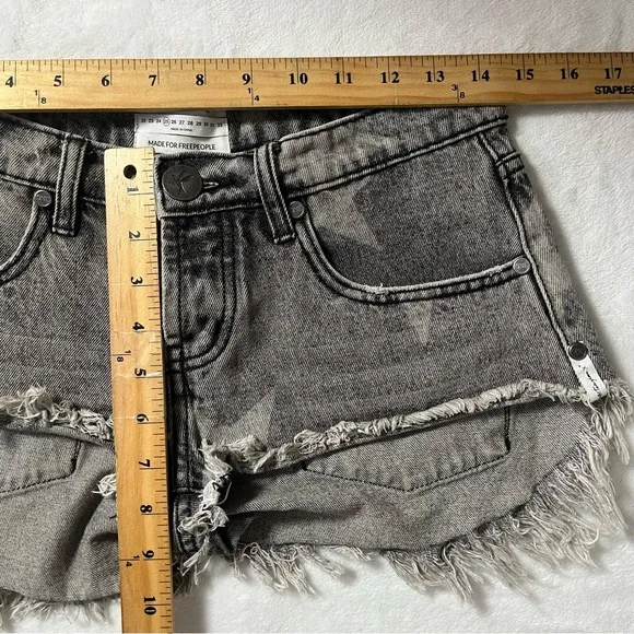 ONE Teaspoon X Free People Bonita Star Cut Off Jean Shorts Washed Out Black 25