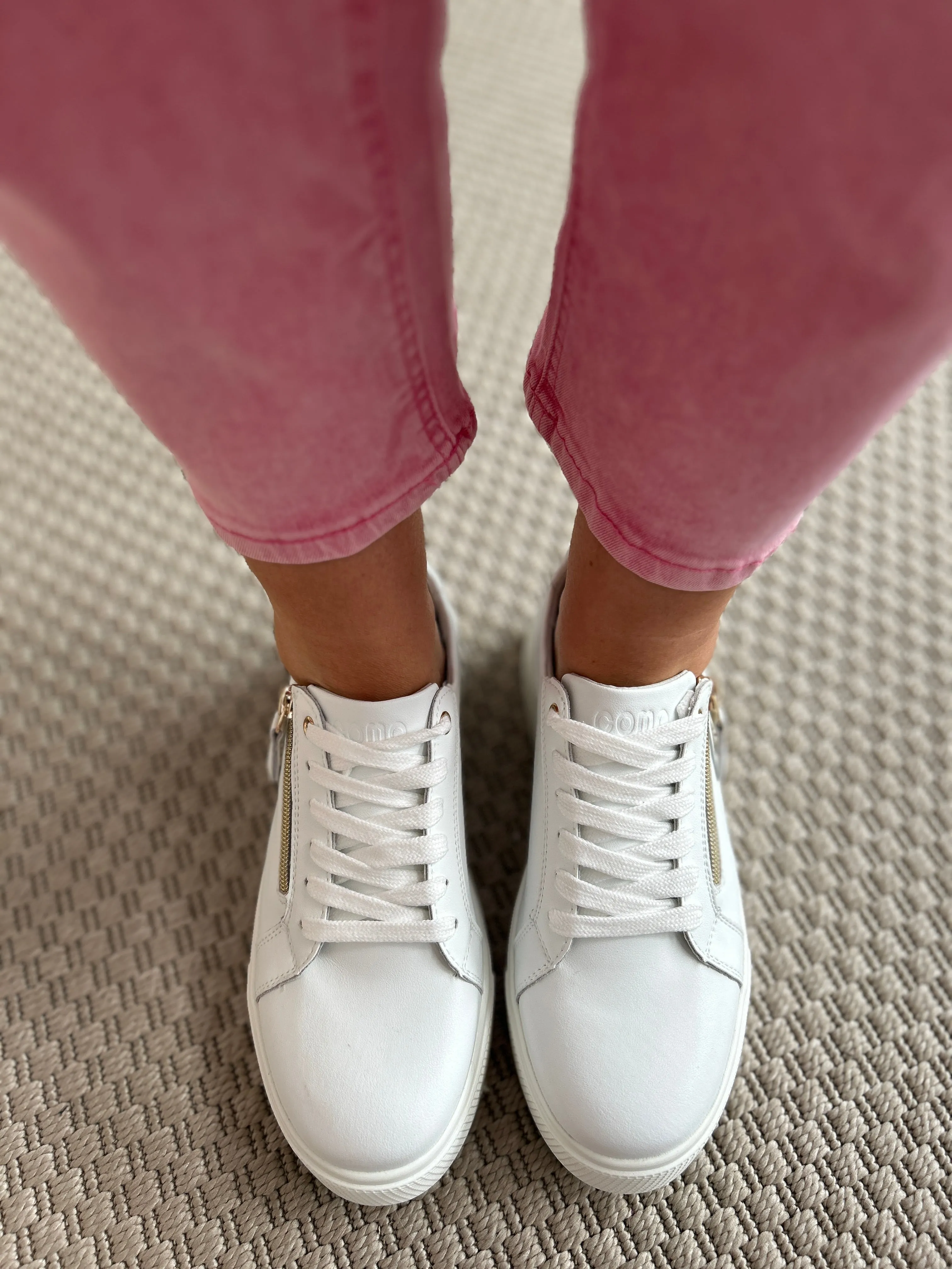 Ravenna White Trainer