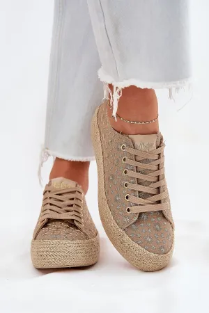 Sneakers Step in style