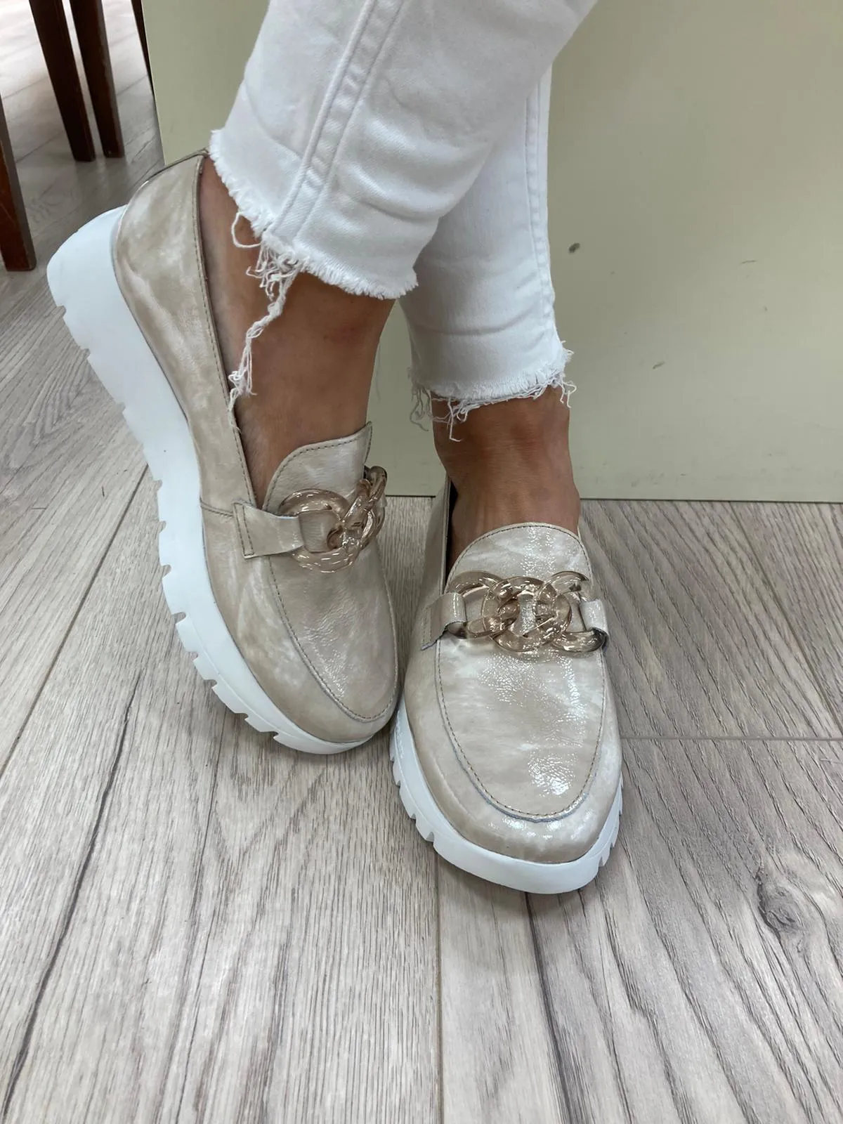 WONDERS - A-2405 LOW WEDGE SLIP-ON SHOE - TAUPE PATENT