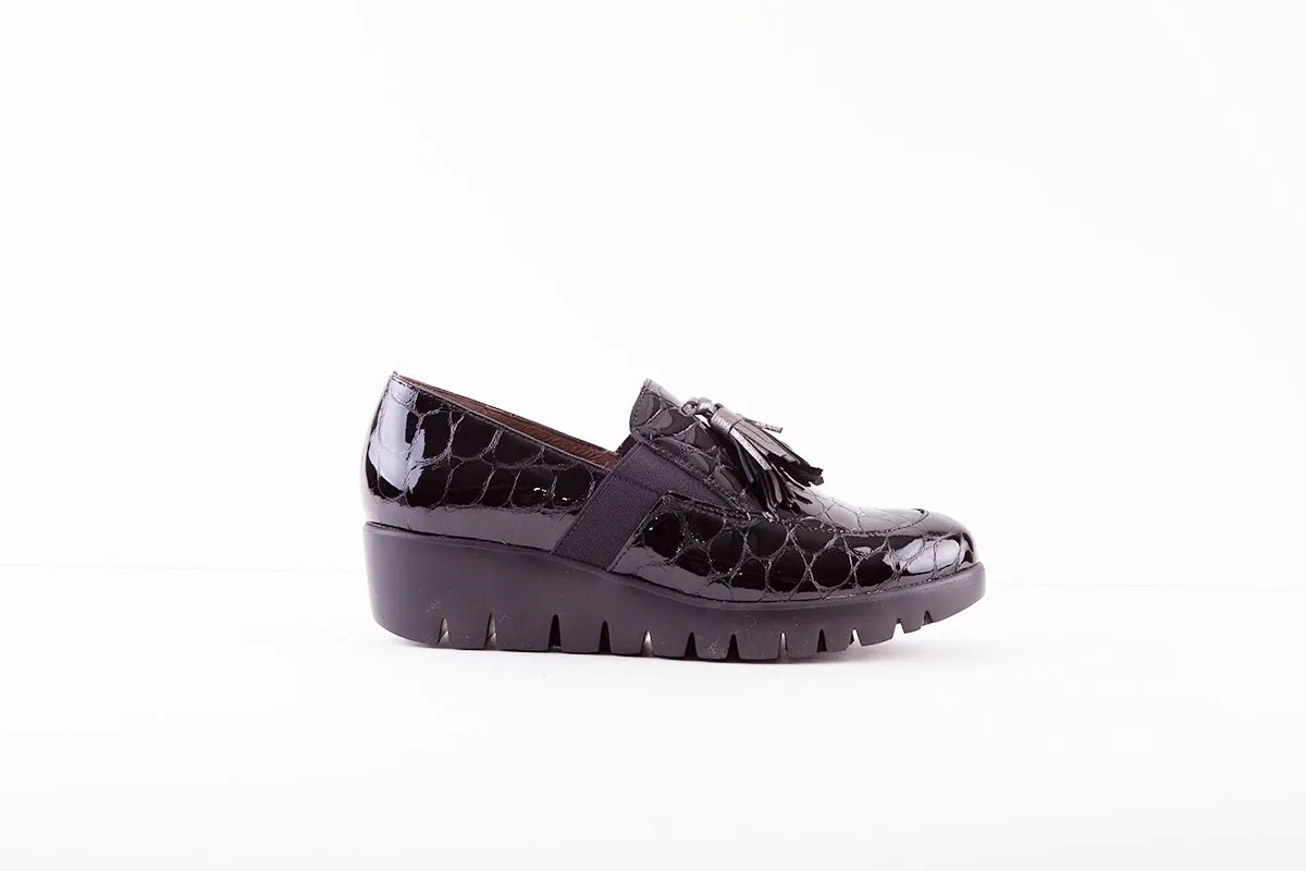 WONDERS - C-33254 WEDGE SLIP-ON TASSEL SHOE - BLACK PATENT CROC