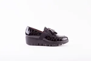 WONDERS - C-33254 WEDGE SLIP-ON TASSEL SHOE - BLACK PATENT CROC