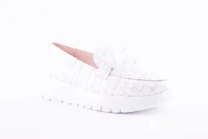 WONDERS - PATENT LEATHER CHAIN MOCCASIN - WHITE